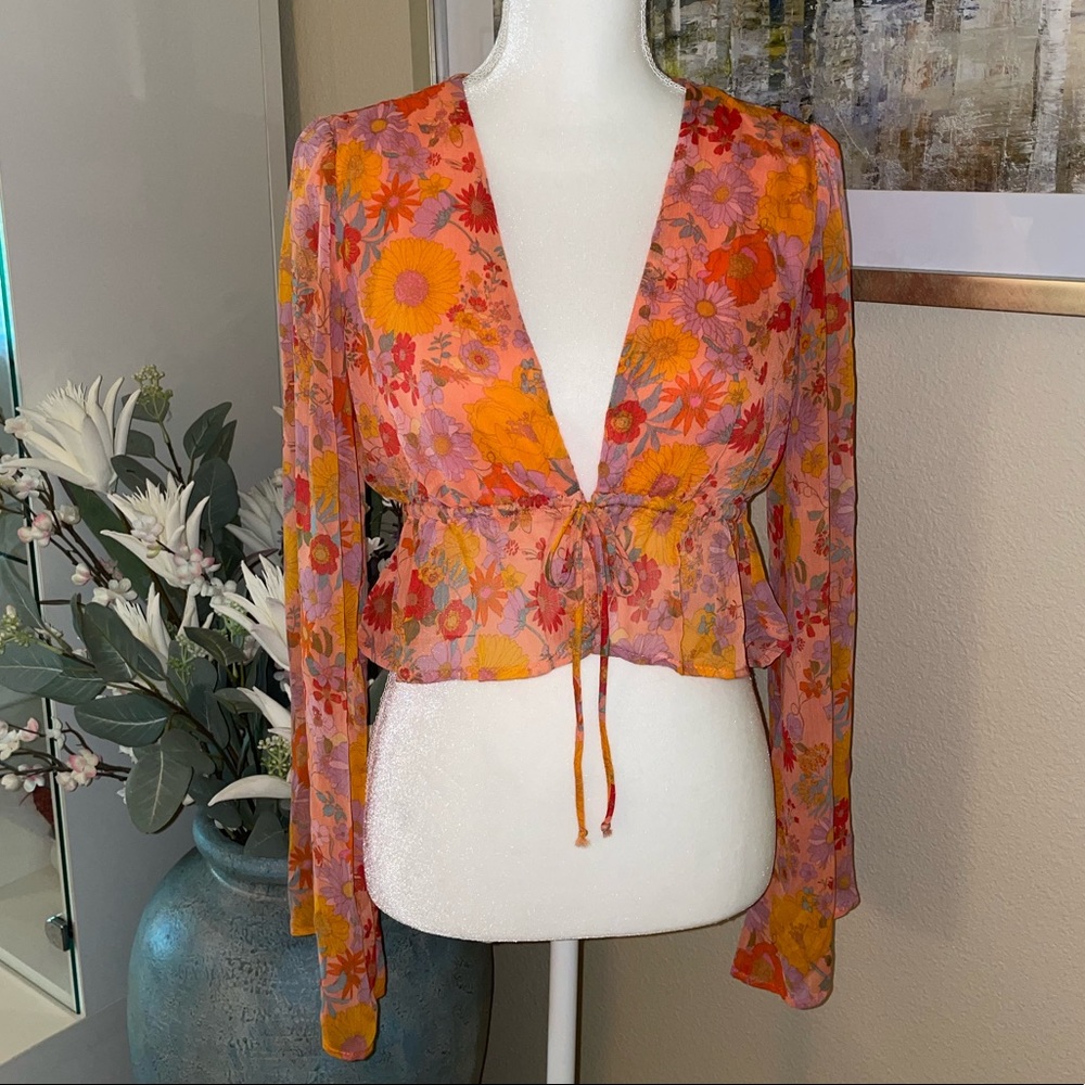 Wild Fable gorgeous flowery top